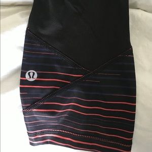 Striped pace rival lululemon